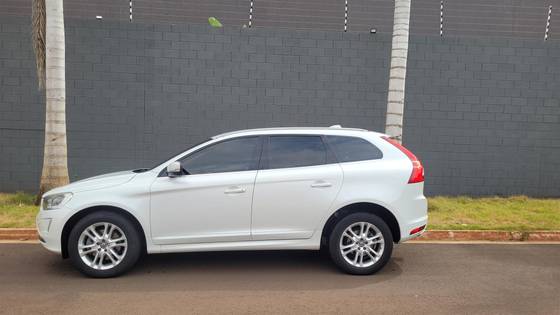 VOLVO XC60 2.0 T5 R DESIGN TURBO GASOLINA 4P AUTOMÁTICO